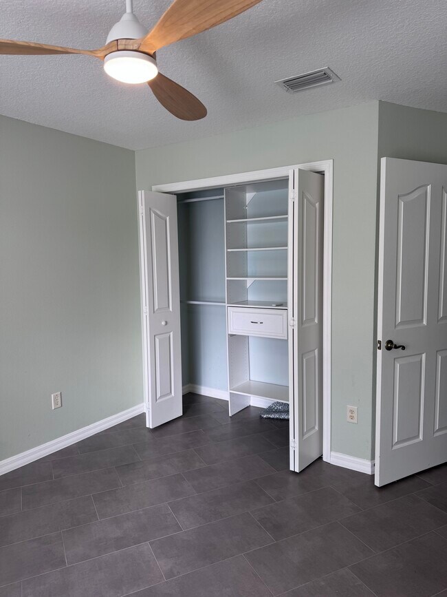 Building Photo - 1434 Loris Loop