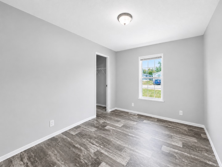 Building Photo - 4562 Iris Ln
