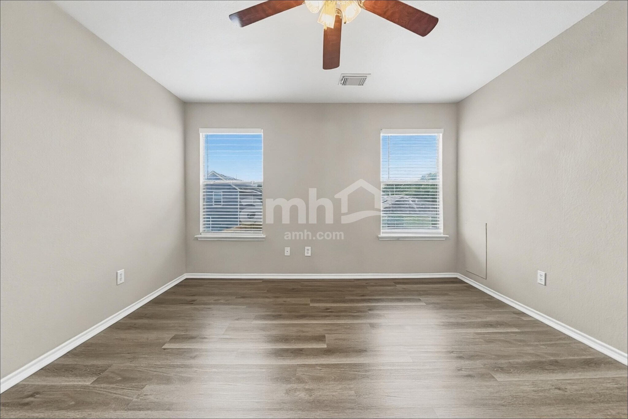 Building Photo - 11411 Seven Sisters Dr
