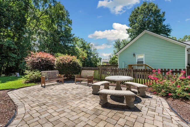 Building Photo - 5703 Stardust Dr
