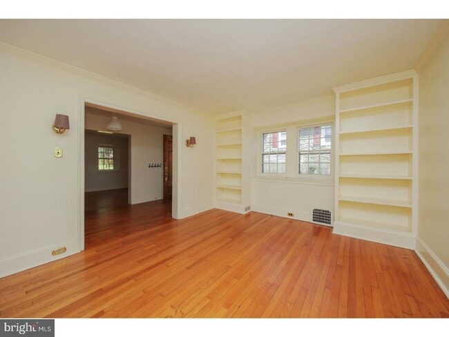 Building Photo - 17 E Willow Grove Ave
