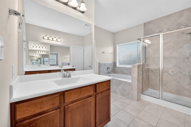 Building Photo - 9215 Union Meadow Ln