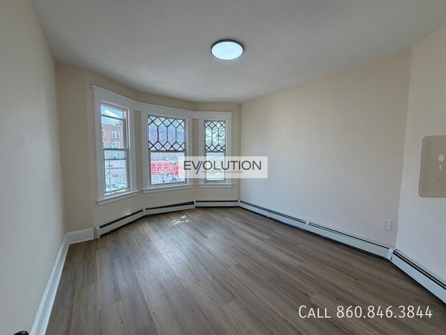 Building Photo - 906-908 Park St-2W