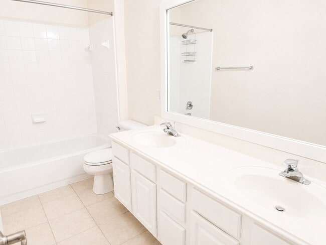 Building Photo - 98 W Knightsbridge Dr