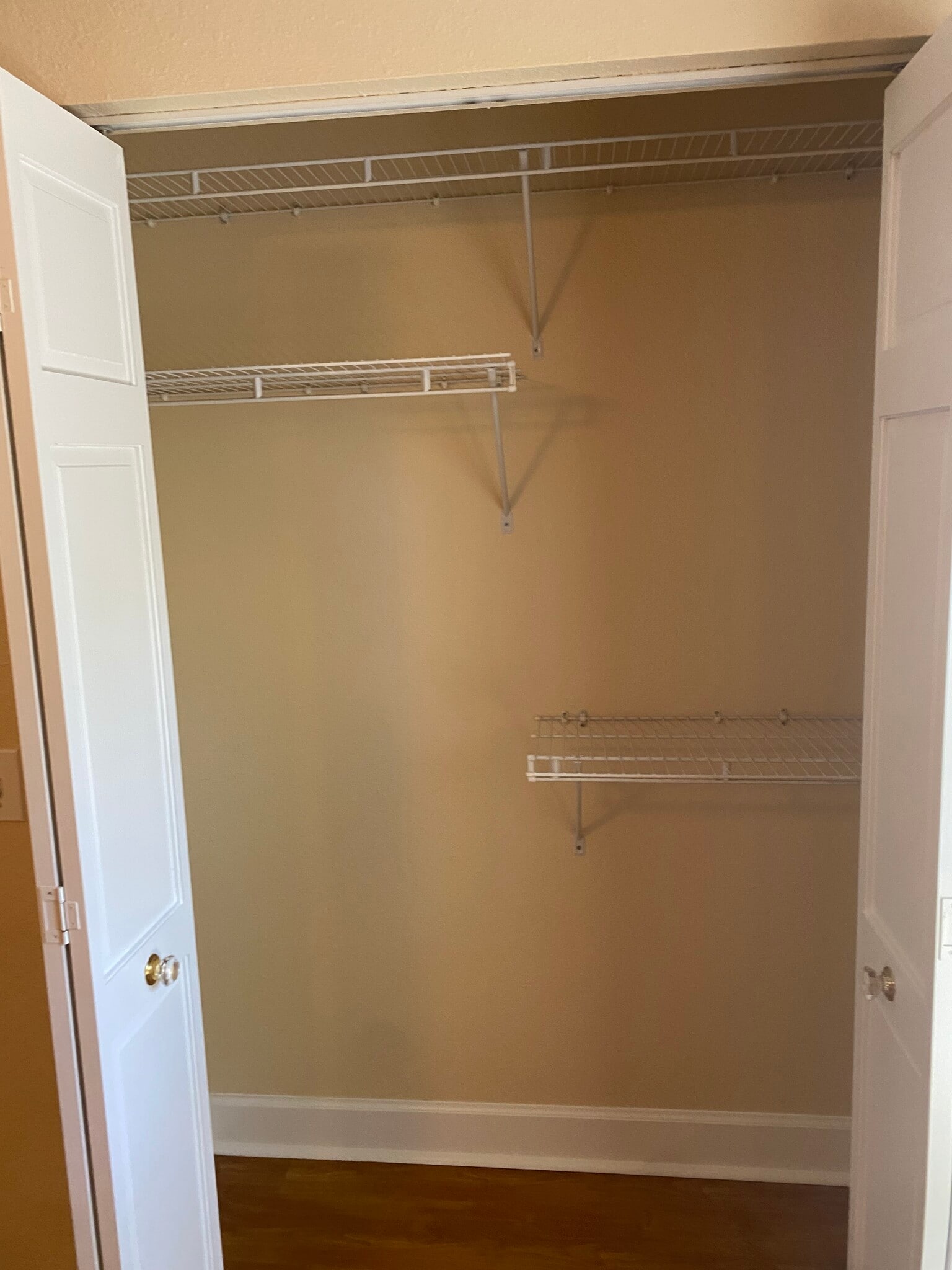 Building Photo - 512 Williams St