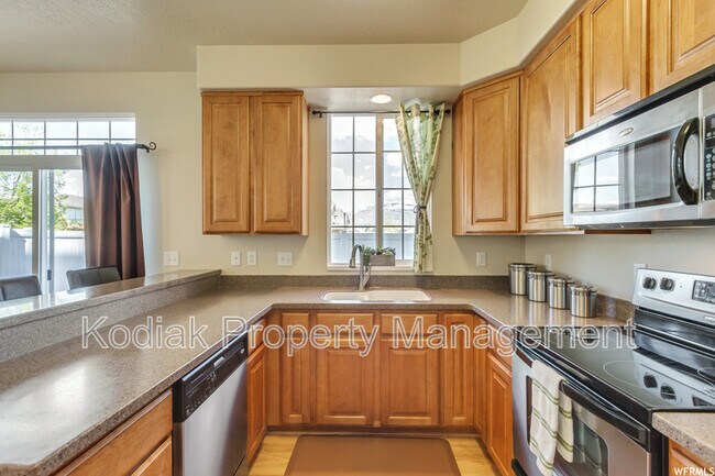 Building Photo - 548 Walton Dr