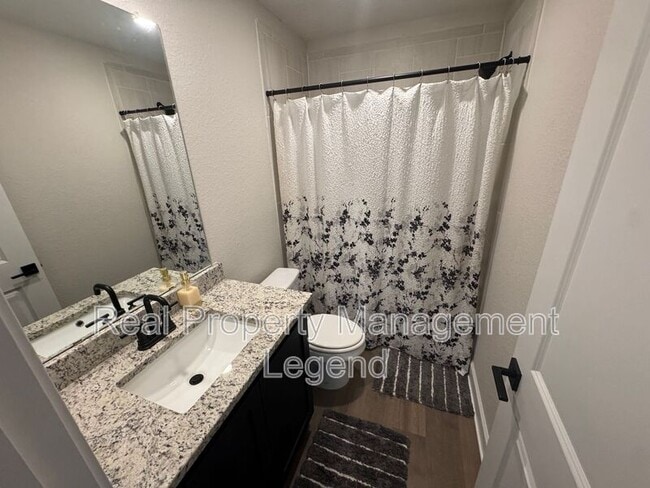 Building Photo - 1210 Bullock Dr