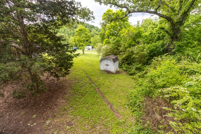Building Photo - 513 Benton Cir