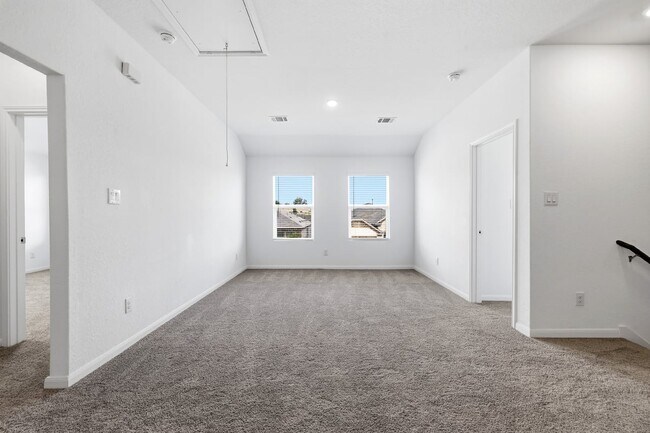 Building Photo - 14014 Roller Mls
