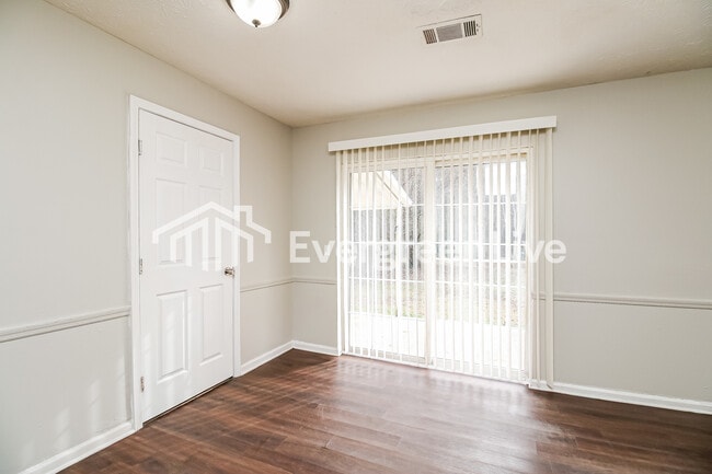 Building Photo - 45 Belmont Park Ln