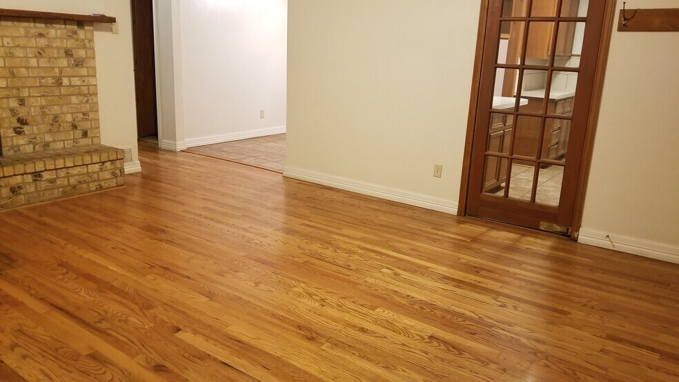 Living Room - 5313 23rd St