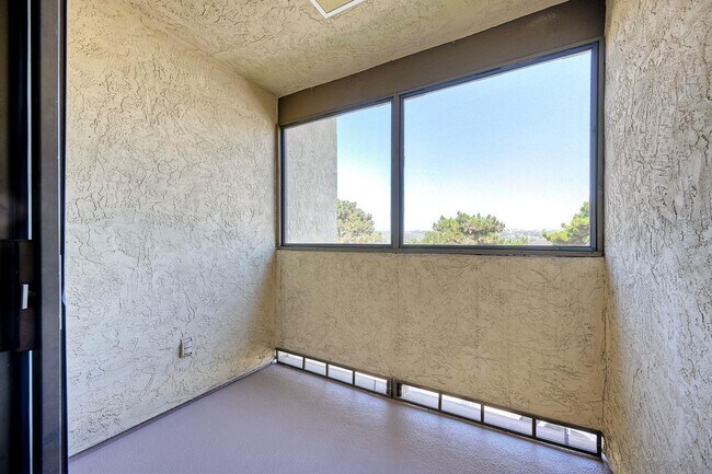 Building Photo - 2930 Cowley Way
