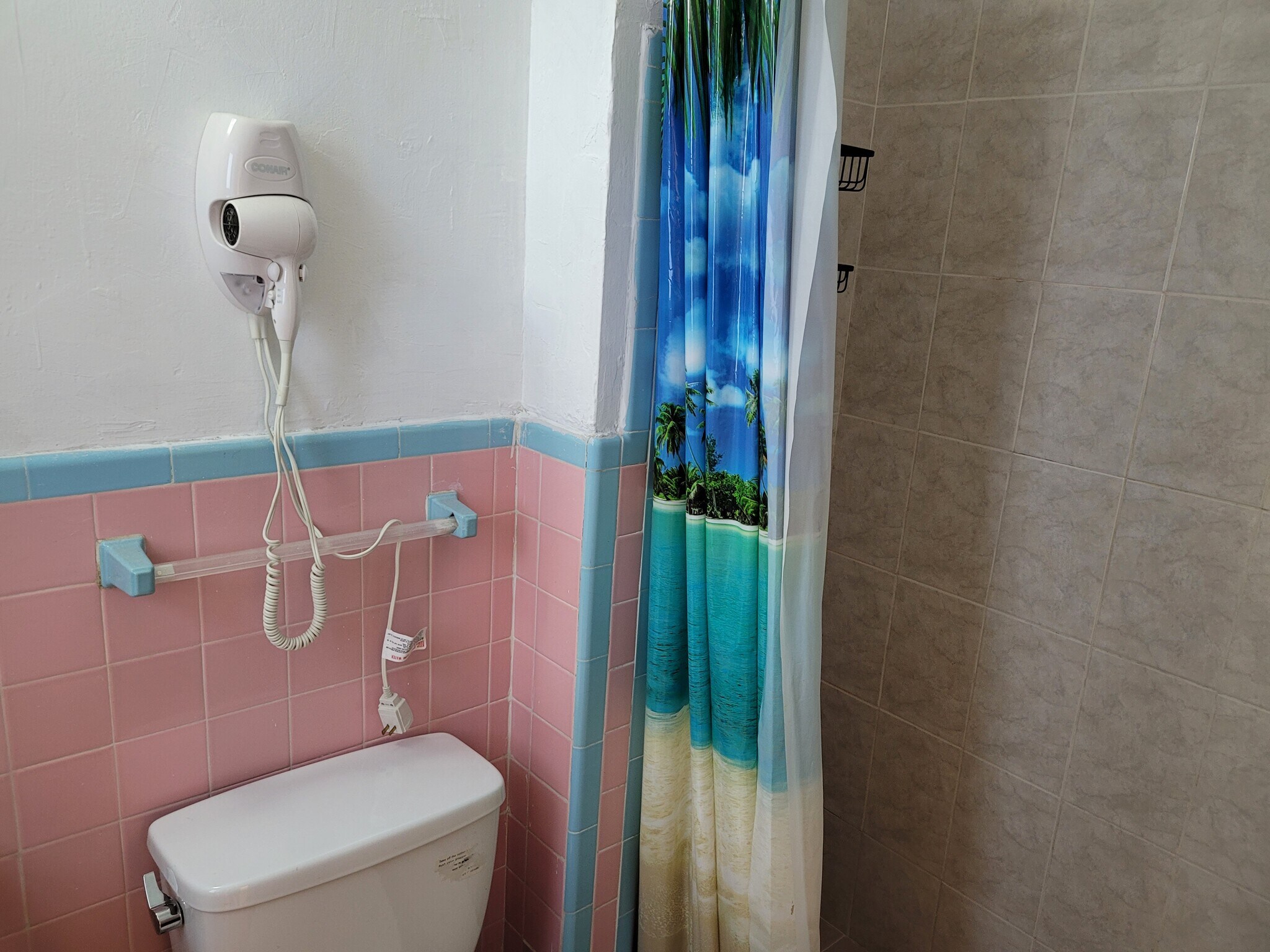 Building Photo - 129 SE 2nd Ter