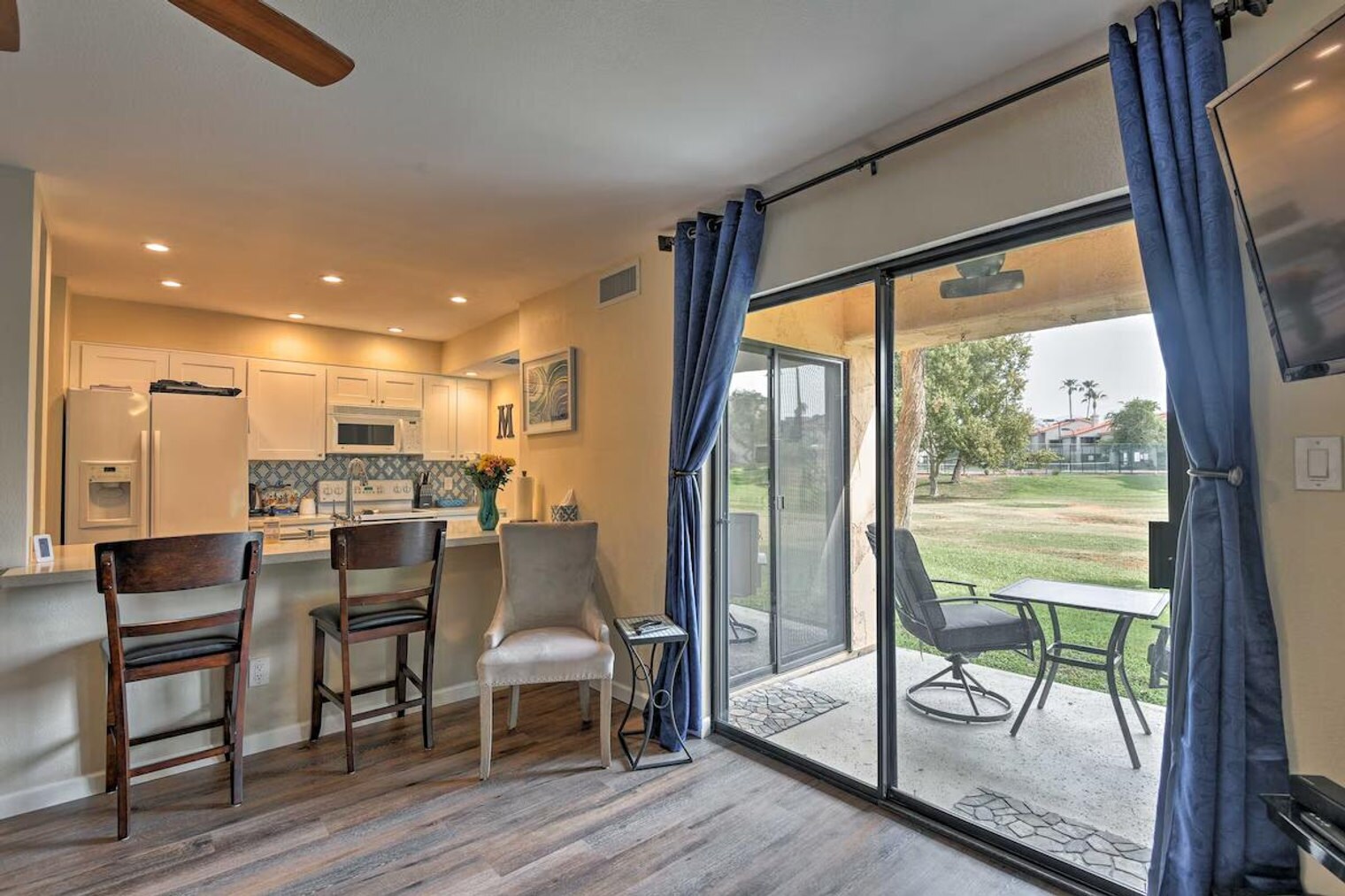 Building Photo - 9270 E Mission Ln