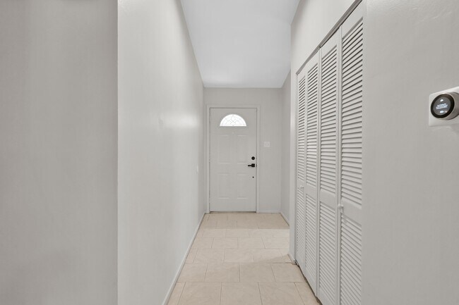 Building Photo - 21 Gambrel Oak Pl