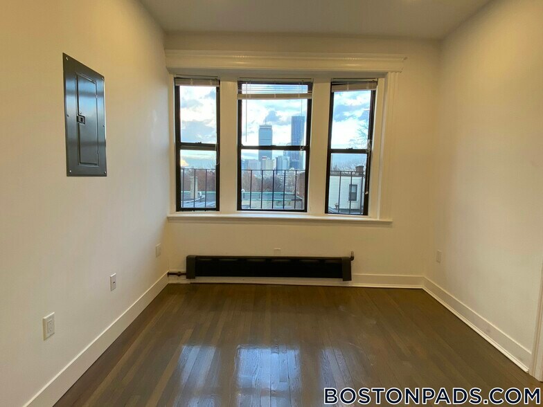 Building Photo - 11 Queensberry St