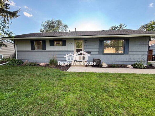 Primary Photo - Clean, Quiet, and Updated – 3BR Bloomingto...