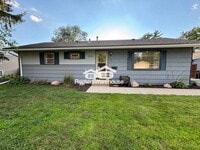 Building Photo - Clean, Quiet, and Updated – 3BR Bloomingto...
