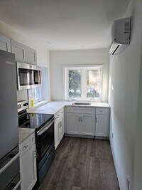 Building Photo - 7 Oswego Rd