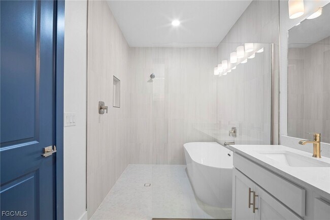 Building Photo - 2816 Barry Rd