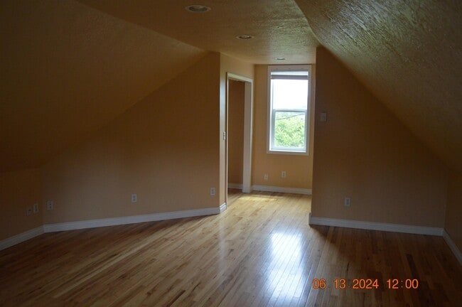Building Photo - 378 SW 4th St