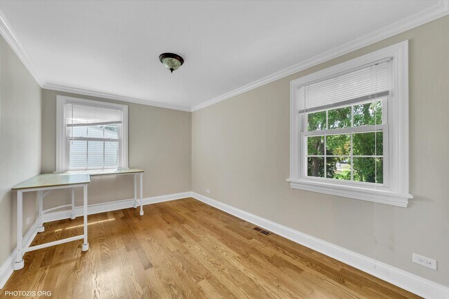 Building Photo - 950 Belmar Ln