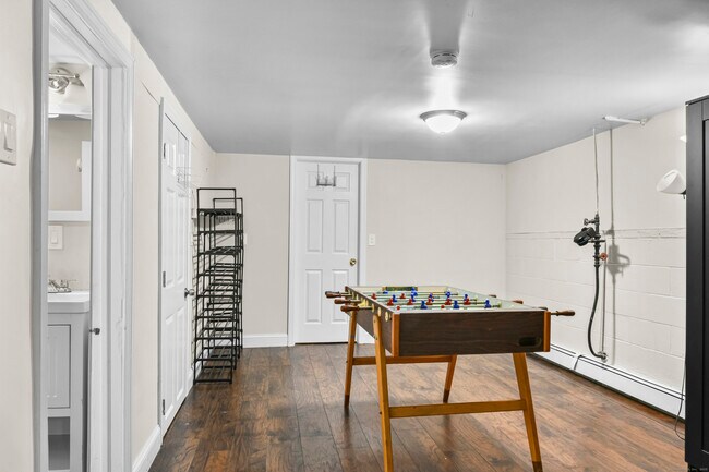 Building Photo - 198 Macon Dr
