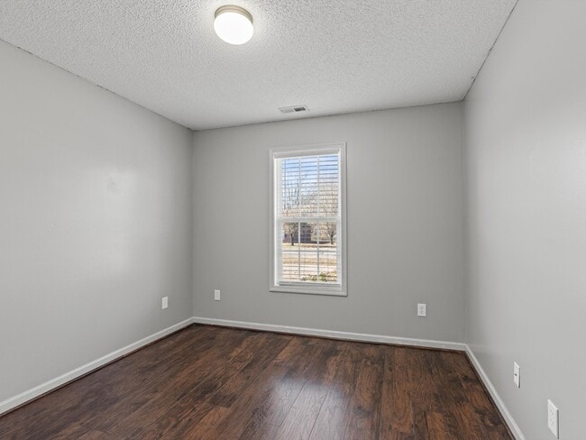 Building Photo - 213 Steppe Ct