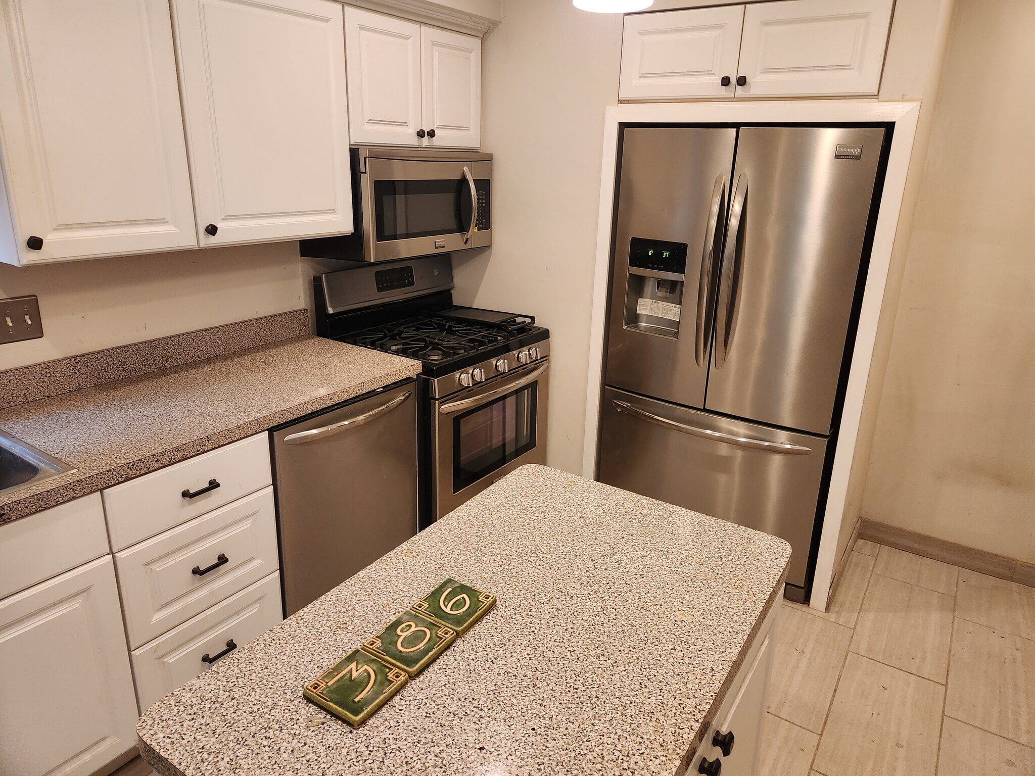 Kitchen - 389 W Grand Blvd