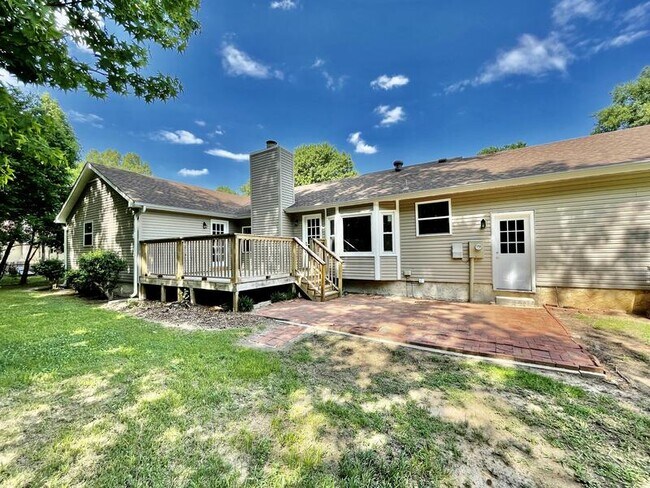 Building Photo - 13004 Astalot Dr SE