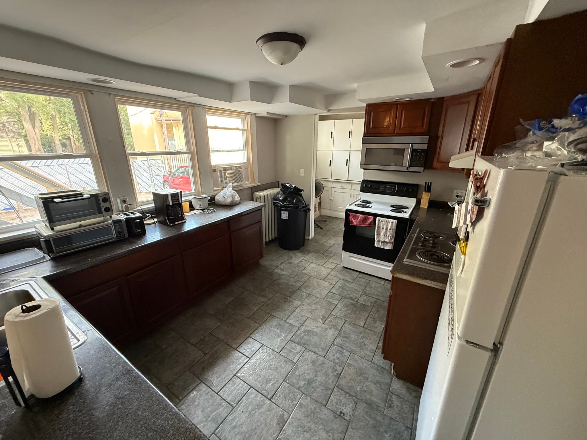 Building Photo - 804 W Oregon St