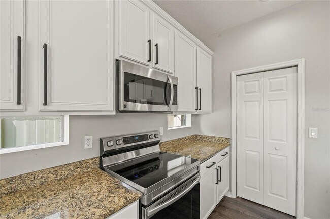 Building Photo - 10909 Observatory Way