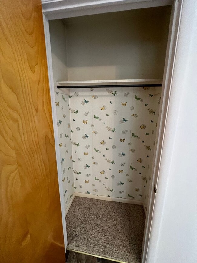 Building Photo - 429 E Pine St