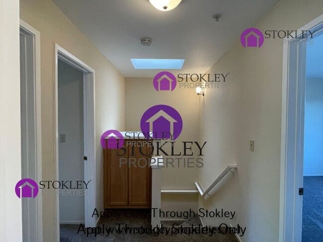 Building Photo - 5003 Hiller Ln