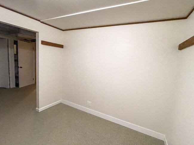 Building Photo - 3Bd/2.5Ba Edmonds Home
