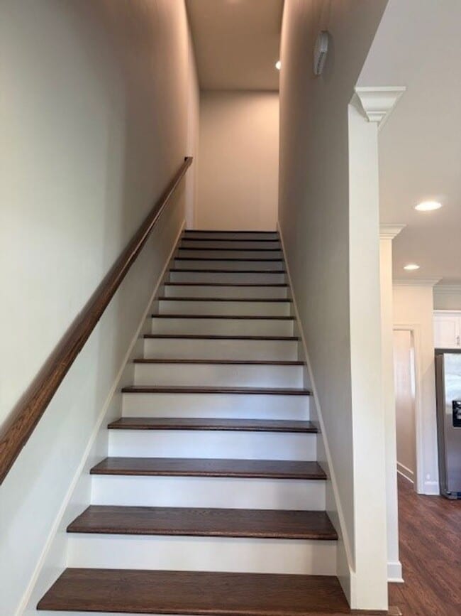 Building Photo - Beautiful 3 Bed 3.5 Bath House Available F...