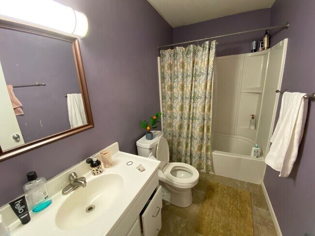 Building Photo - 1108 Tiger Blvd