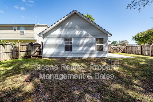 Building Photo - 5161 Eastway St