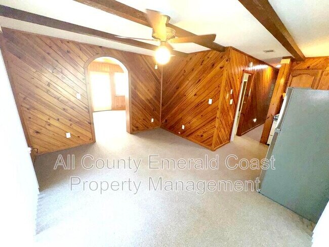 Building Photo - 504 Kelly St