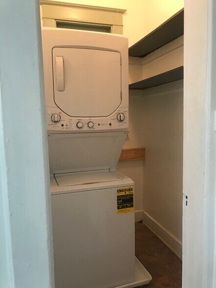 Free laundry, not coin operated - 36 Harris Ave