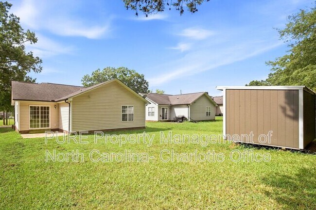 Building Photo - 1459 Ontario Dr