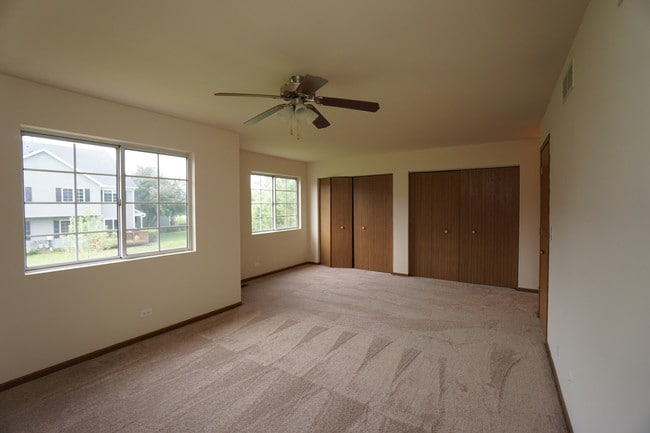 Building Photo - 455 Village Creek Dr