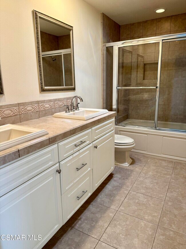 Building Photo - 1922 Golden Sky Cir