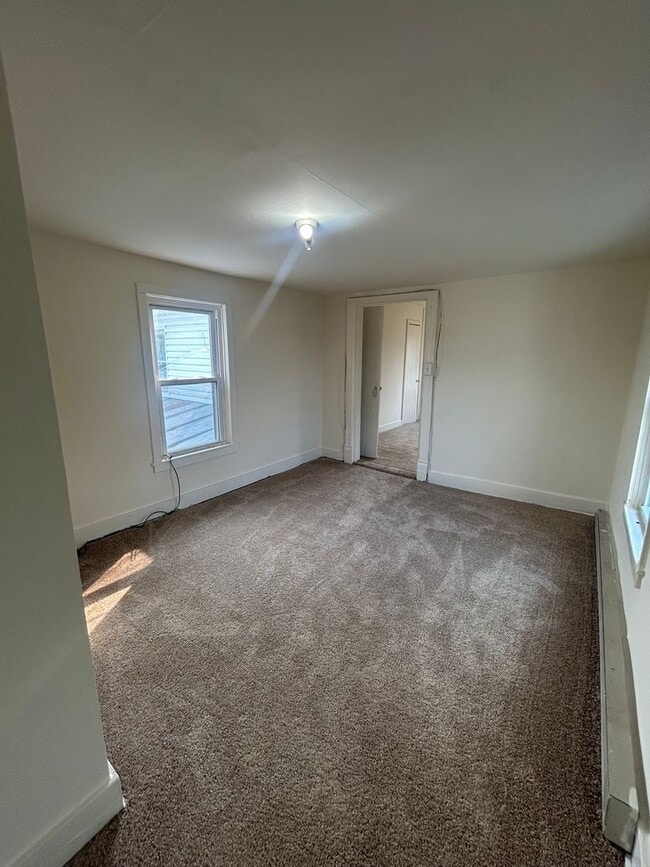 Building Photo - Apartment for Rent