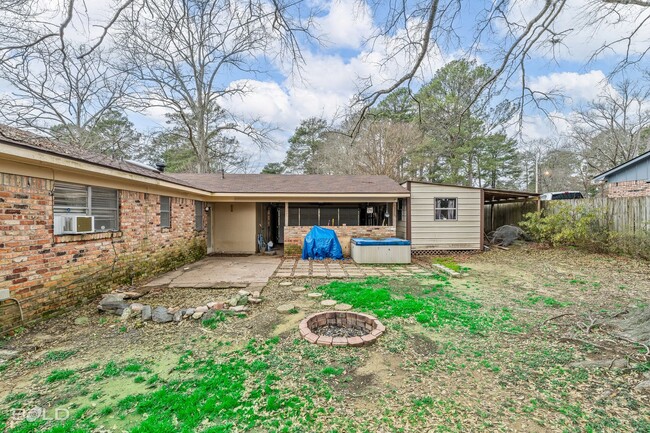 Building Photo - Check Out this 3 bed 2 bath in Bossier!!