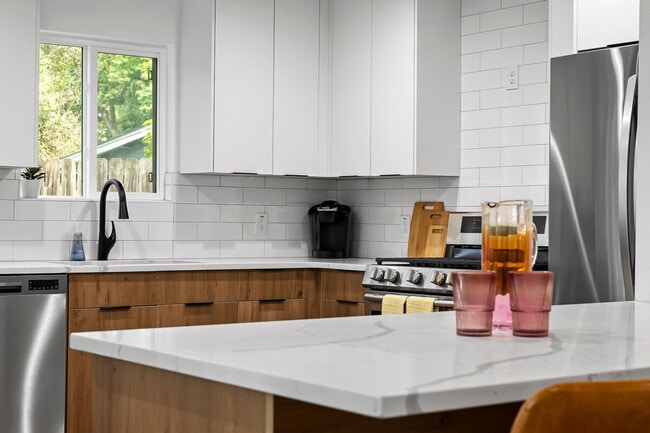 Building Photo - 5105 Galen Ct