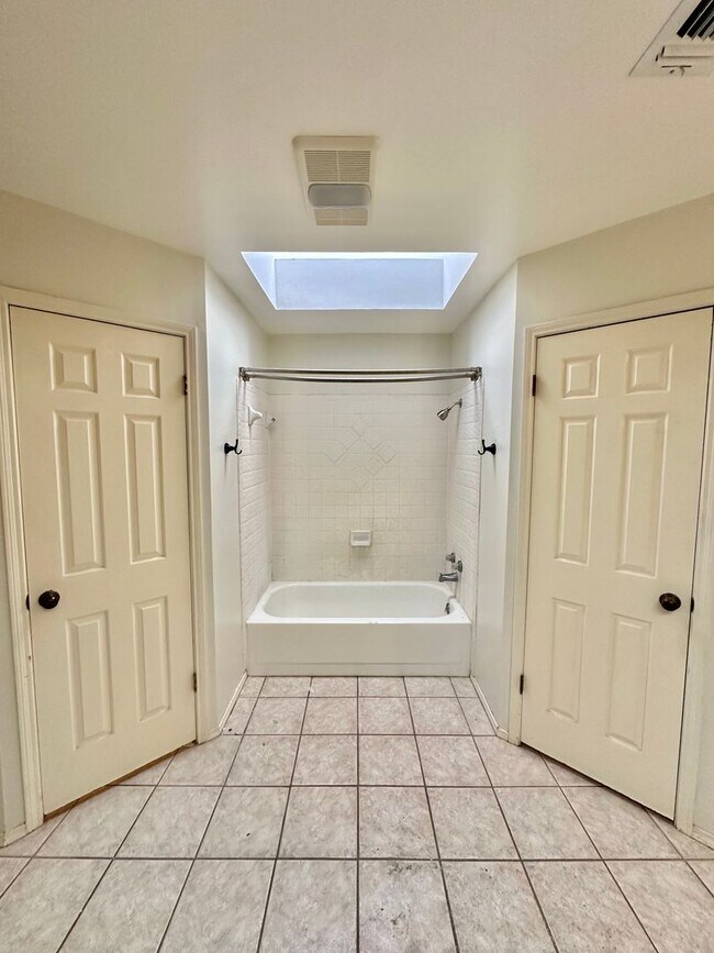 Building Photo - 3546 Cedar Ridge Ln