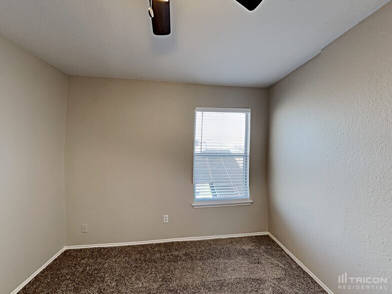 Building Photo - 1106 Castleman Dr