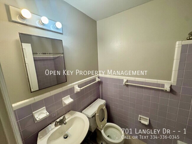 Building Photo - 701 Langley Dr
