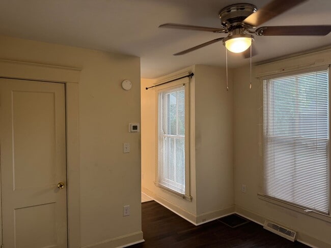 Building Photo - 3943 Elsmere Ave